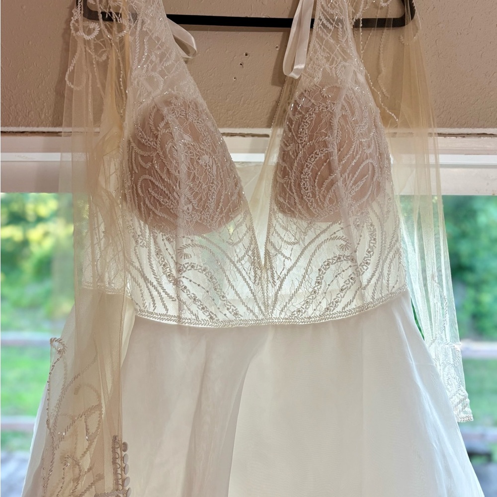 Christina Wu White Wedding Dress with Lace Details - Picture 5 of 7